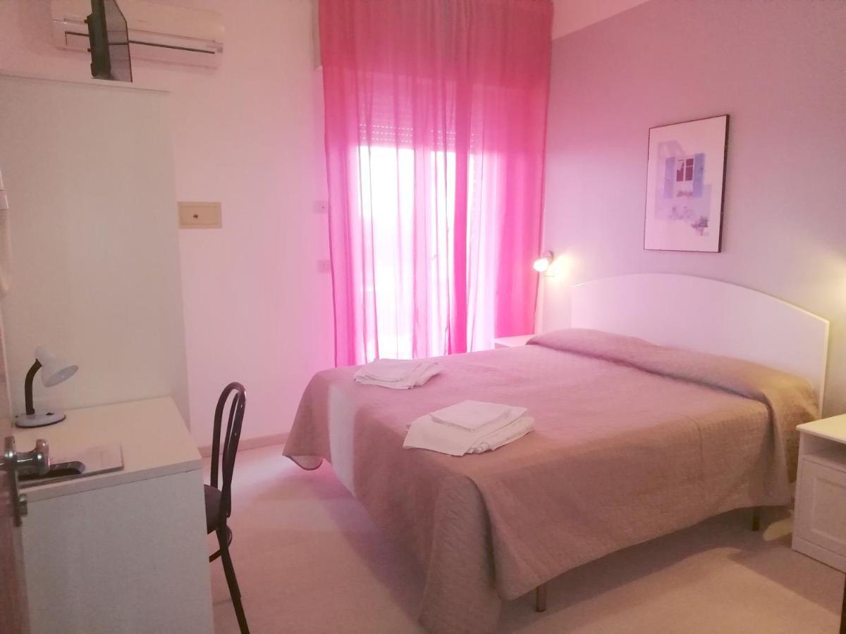 Hotel Rita แชร์เวีย ภายนอก รูปภาพ